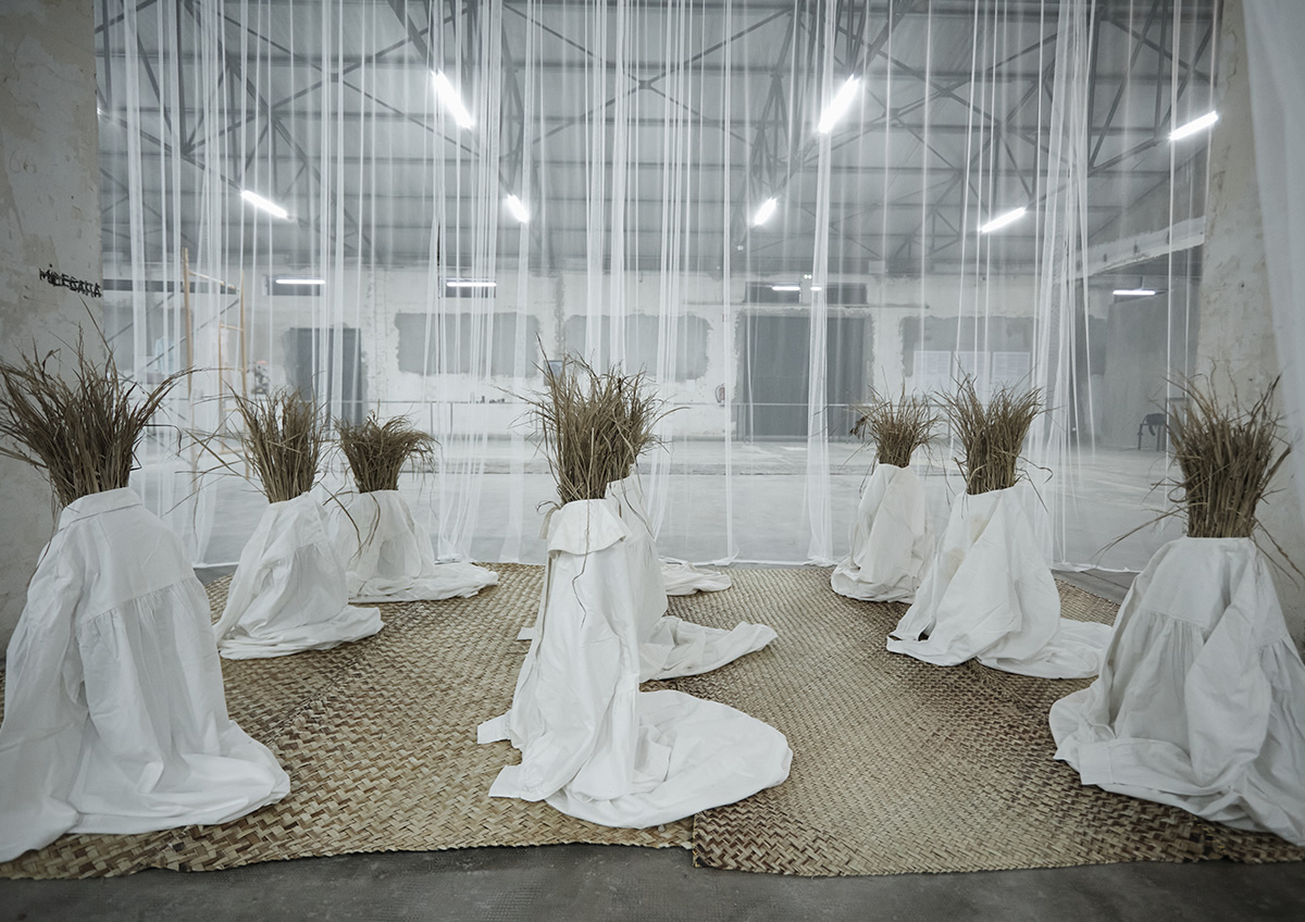 Des Voiles . Emilie Andriamahefa . SENTIMENTAL . 2025 . Collection Yavarhoussen